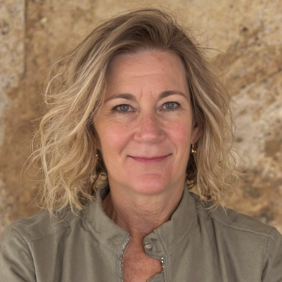 Suzanne Ogle